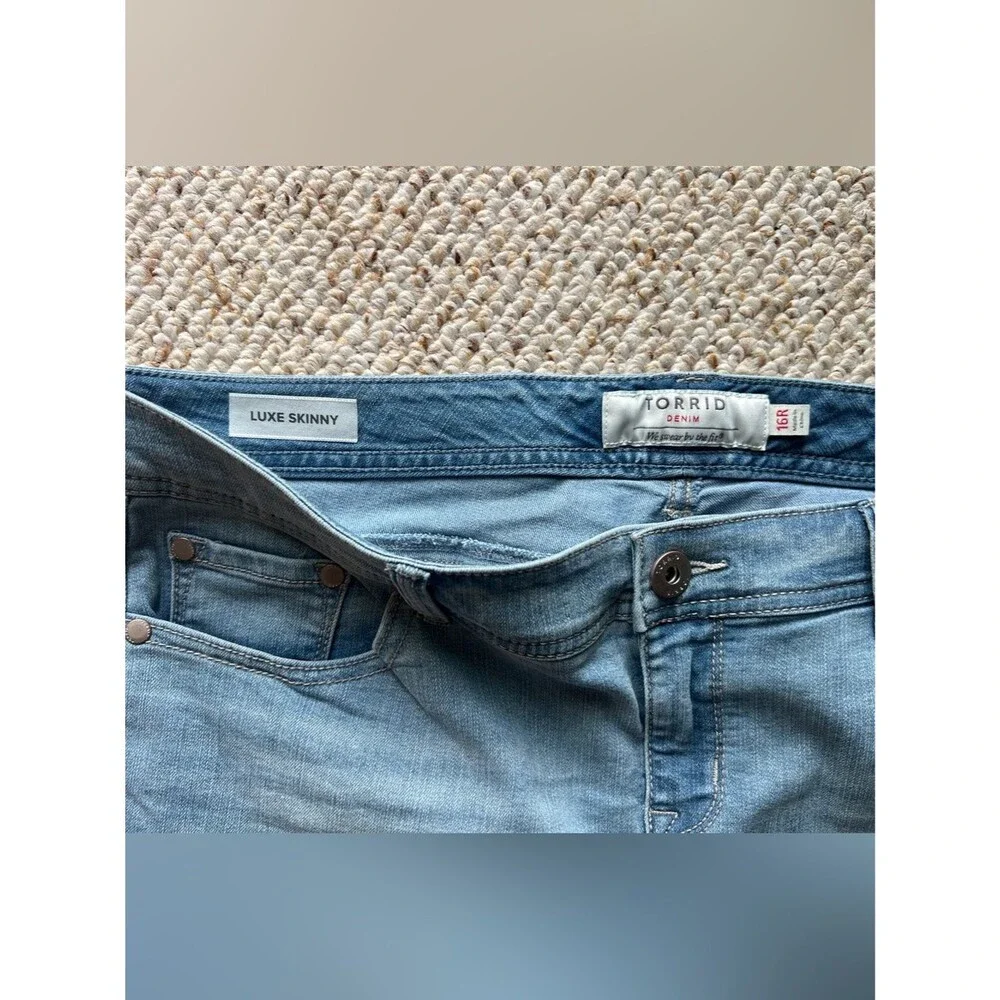 torrid 16R Light Blue Luxe Skinny Denim Jeans